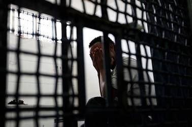 الأسير رشدان يعلن إضرابه عن الطعام احتجاجاً على حرمانه من زيارة عائلته