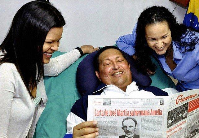 تشافيز يعود لفنزويلا بعد رحلة علاجية