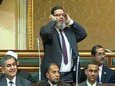 الإخوان يحسمون اليوم أمر ترشحهم لانتخابات الرئاسة المصرية
