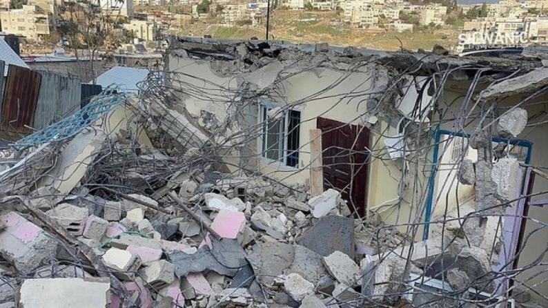 الاحتلال يجبر مقدسياً على هدم منزله في سلوان الاحتلال يجبر مقدسياً على هدم منزله في سلوان