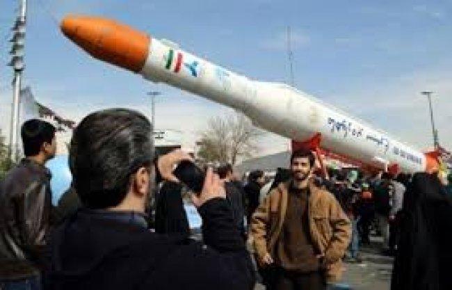 إيران تختبر بنجاح صاروخا لإطلاق الأقمار الصناعية من مركز الإمام الخميني