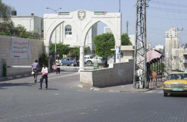 بلديات غزة تعلن الطوارئ وتقلص خدماتها الى النصف بلديات غزة تعلن الطوارئ وتقلص خدماتها الى النصف