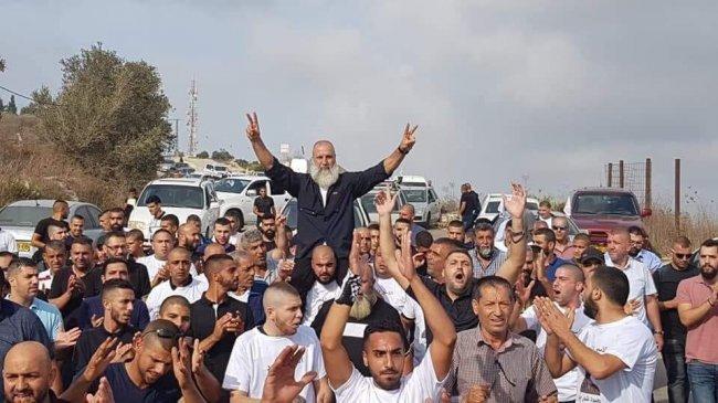 الاسير محمود جبارين يعانق الحرية بعد 30 عاما من الاعتقال