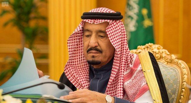 فيديو| إطلاق نار قرب أحد القصور الملكية في الرياض ونقل الملك للقاعدة الجوية