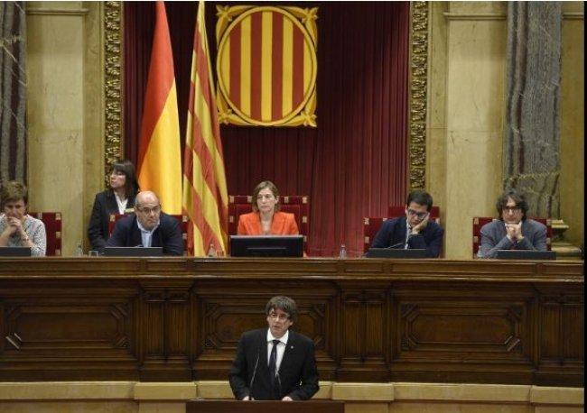 بالفيديو...رئيس كتالونيا يقترح تعليق إعلان الاستقلال عن إسبانيا