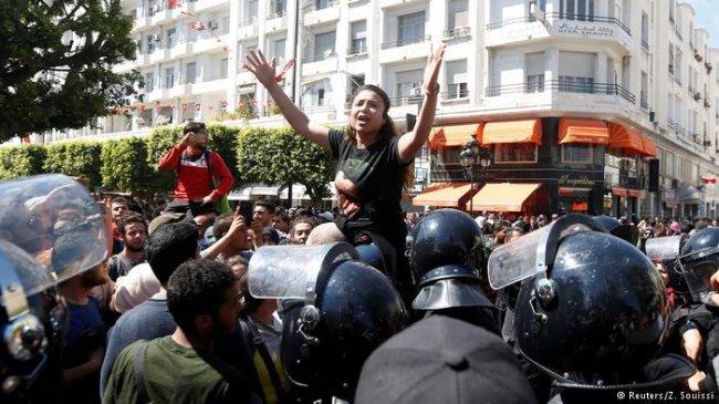 اتساع رقعة الاحتجاجات في تونس، فما هي مطالب المحتجين ؟