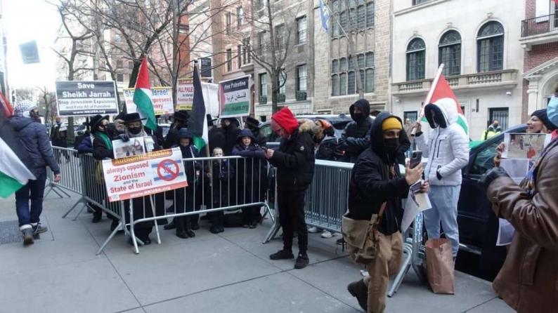 اعتقال سبعة متضامنين مع فلسطين خلال تظاهرة أمام السفارة الإسرائيلية في واشنطن