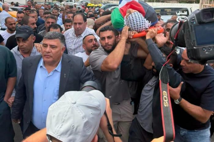 تشييع جثمان الشهيد البزاري في برقة شمال نابلس تشييع جثمان الشهيد البزاري في برقة شمال نابلس