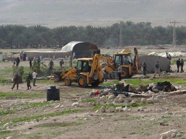 الاحتلال يهدم منشآت سكنية وحظائر ماشية في الأغوار الشمالية الاحتلال يهدم منشآت سكنية وحظائر ماشية في الأغوار الشمالية