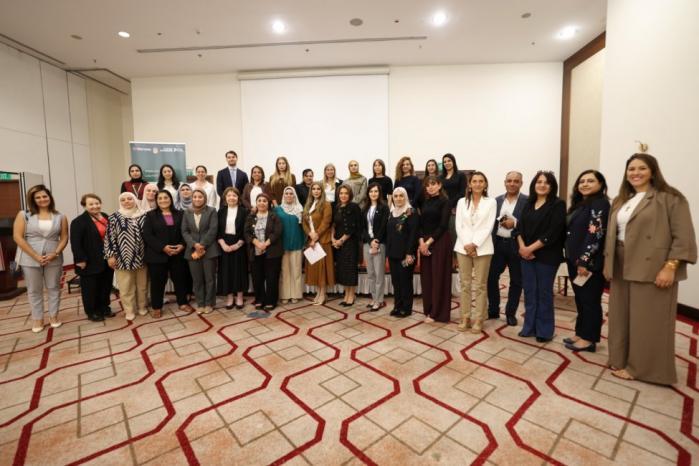 هيئة الأمم المتحدة للمرأة تطلق برنامجي «استعادة الحيّز» و«شَمْل» لتعزيز قيادة النساء الفلسطينيات وحمايتهن ومشاركتهن هيئة الأمم المتحدة للمرأة تطلق برنامجي «استعادة الحيّز» و«شَمْل» لتعزيز قيادة النساء الفلسطينيات وحمايتهن ومشاركتهن