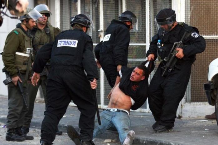إصابتان في شرطة الاحتلال لدى محاولتهما اعتقال فتى بالقدس