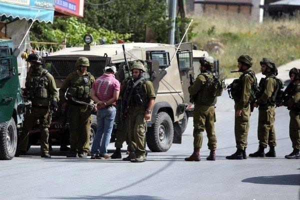 قوات الاحتلال تعتقل شابين من كفر قدوم شرق قلقيلية