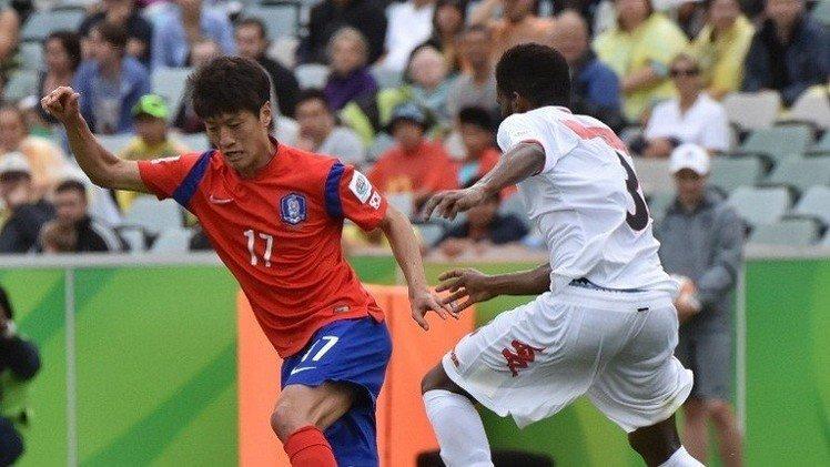 بالفيديو .. عمان تلحق بالكويت وتسقط أمام كوريا الجنوبية في كأس آسيا بالفيديو .. عمان تلحق بالكويت وتسقط أمام كوريا الجنوبية في كأس آسيا