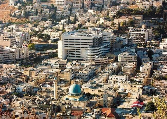 بعد تدخل الرئيس .. 4 قوائم لانتخابات بلدية نابلس