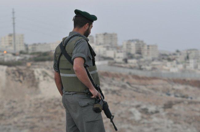 شبهات بمحاولة اختطاف جندي اسرائيلي داخل الخط الأخضر