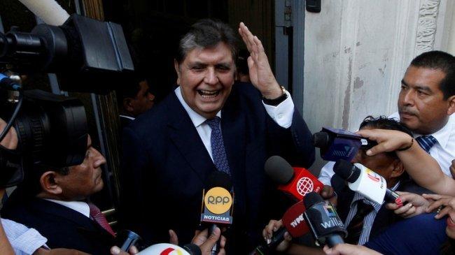 انتحار رئيس بيرو الأسبق آلان غارسيا أثناء محاولة اعتقاله بتهم الفساد