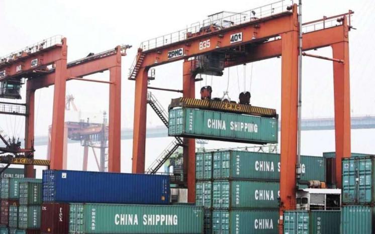 صادرات الصين تفوق التوقعات وتقفز 18 بالمئة في يوليو