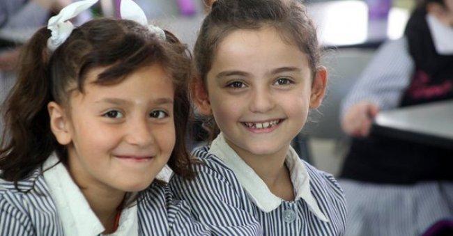 في فلسطين وخارجها.. مليون و300 ألف طالب يبدأون اليوم عامهم الدراسي الجديد