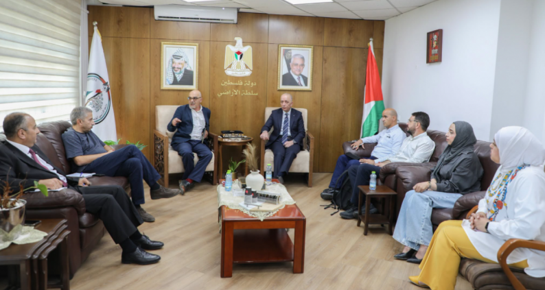 التميمي يبحث مع برنامج الأمم المتحدة الإنمائي التدخلات المطلوبة لقطاع الأراضي في مرحلة إعادة إعمار غزة التميمي يبحث مع برنامج الأمم المتحدة الإنمائي التدخلات المطلوبة لقطاع الأراضي في مرحلة إعادة إعمار غزة