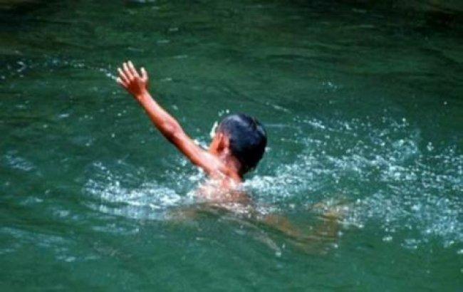 مصرع طفل غرقا في بركة سباحة وسط غزة