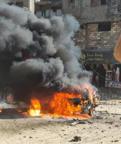 شهيد ومصابون بغارة إسرائيلية على مركبة بحي الشيخ رضوان في غزة شهيد ومصابون بغارة إسرائيلية على مركبة بحي الشيخ رضوان في غزة