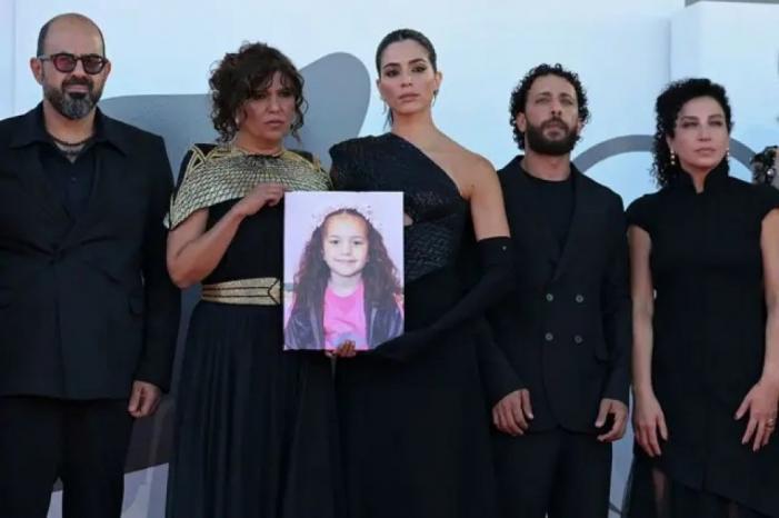 "صوت هند رجب" يفوز بجائزة "الأسد الفضي" بمهرجان البندقية السينمائي "صوت هند رجب" يفوز بجائزة "الأسد الفضي" بمهرجان البندقية السينمائي