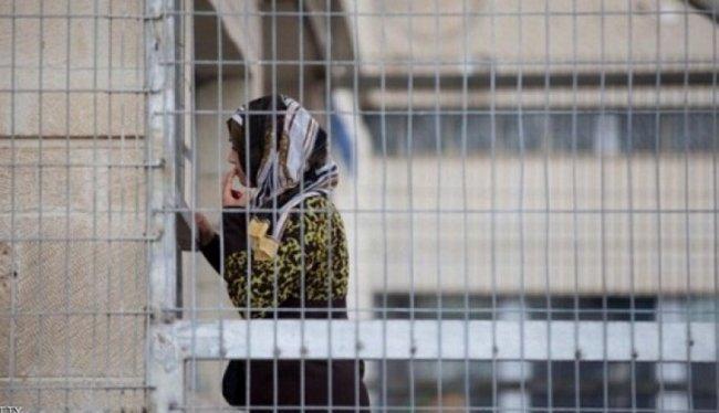 عائلة الأسيرة أسماء وريدات تطالب بالإفراج الفوري عنها لإكمال علاجها في الأردن