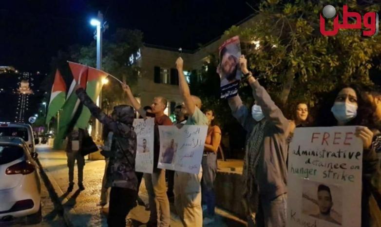 وقفة احتجاجية دعما للأسرى المضربين عن الطعام في حيفا