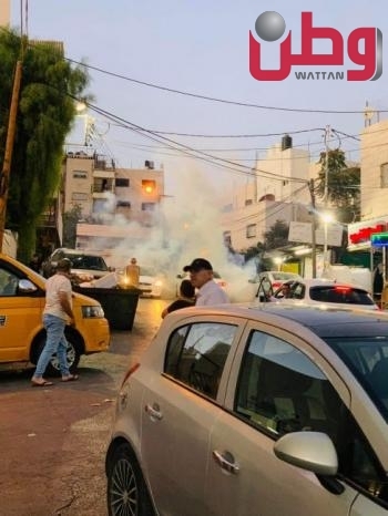 اصابات بالاختناق جراء اطلاق قوات الاحتلال قنبلة غاز داخل ساحة طوارئ مستشفى الخليل