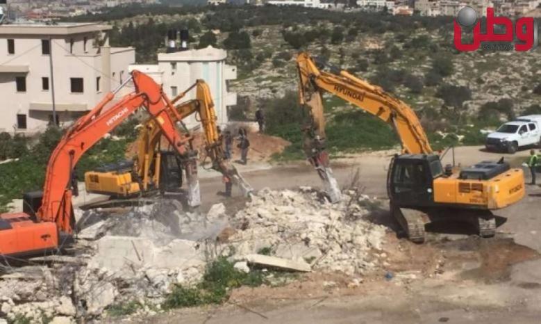 إخطارات بالهدم وغرامات مالية لمنشآت عربية في كفر قاسم إخطارات بالهدم وغرامات مالية لمنشآت عربية في كفر قاسم