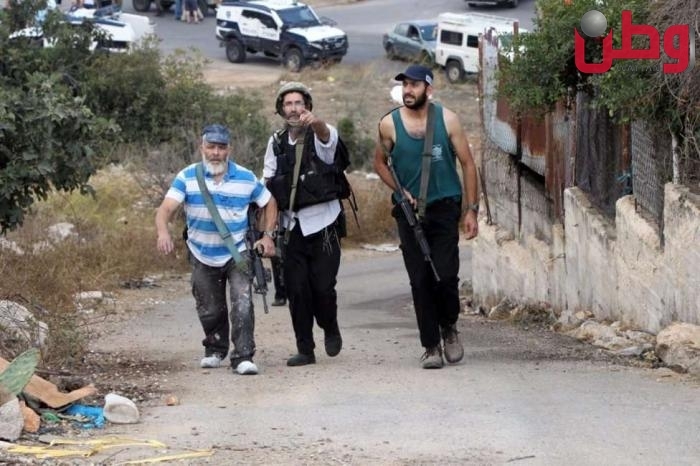 إصابة عشرات المواطنين واعتقال مسنيّن خلال هجوم للمستوطنين في الخليل