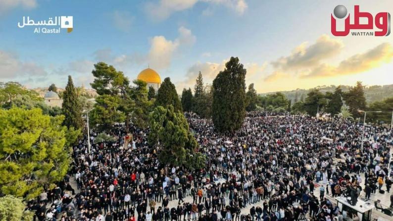 120 ألف مصلٍ أدوا صلاة عيد الفطر في رحاب المسجد الأقصى