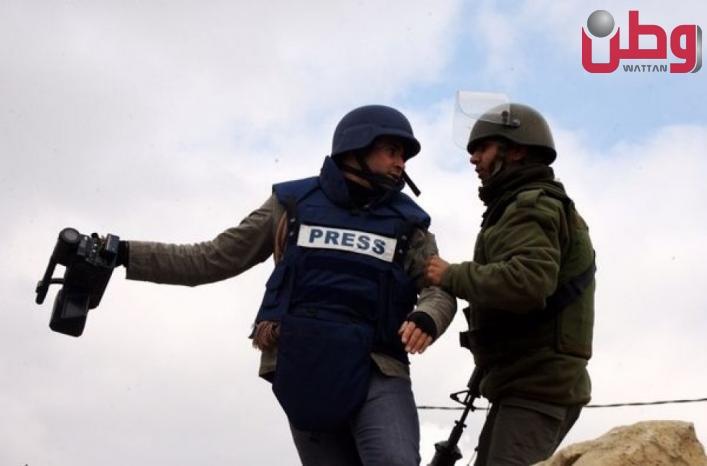 صحافيون فلسطينييون يتعرضون لابتزاز مخابرات الاحتلال مقابل السفر