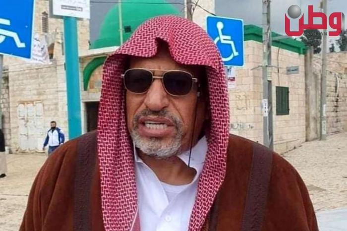 الشيخ يوسف الباز يشرع بإضراب مفتوح عن الطعام والماء