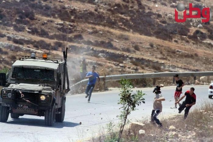 إصابة شاب بجروح خطيرة برصاص الاحتلال خلال مواجهات في النبي صالح