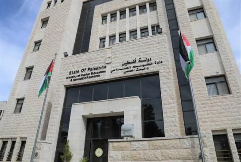 التربية تفتح باب تسديد الأقساط الجامعية من المستحقات المالية للموظفين