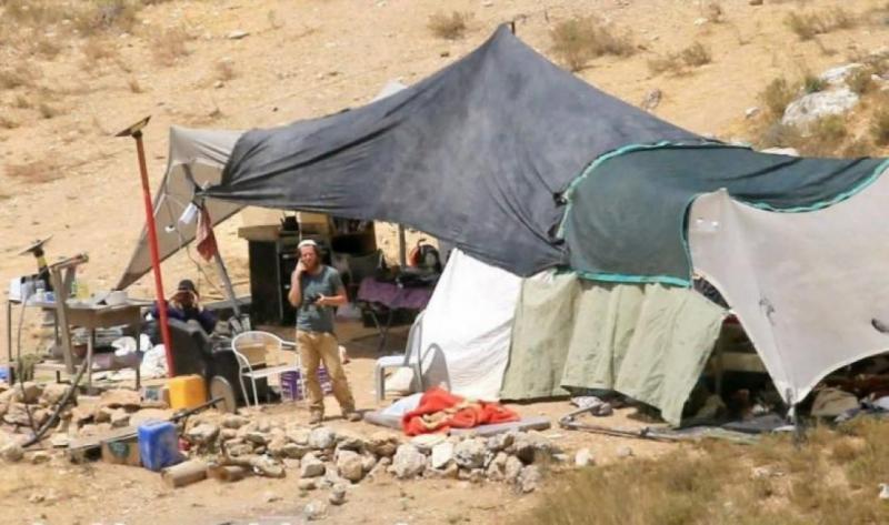 مستوطنون ينصبون خيمة في الرشايدة شرق بيت لحم