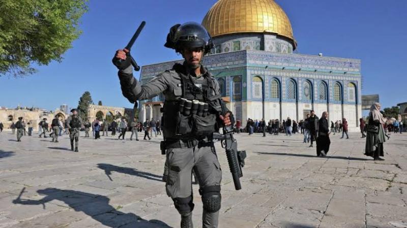 800 قرار ابعاد منذ بداية العام.. الاحتلال يبعد مقدسياً عن الأقصى