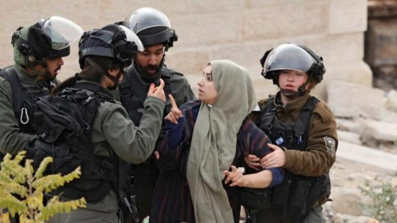 قوات الاحتلال تعتقل مواطنة من مخيم نور شمس في طولكرم