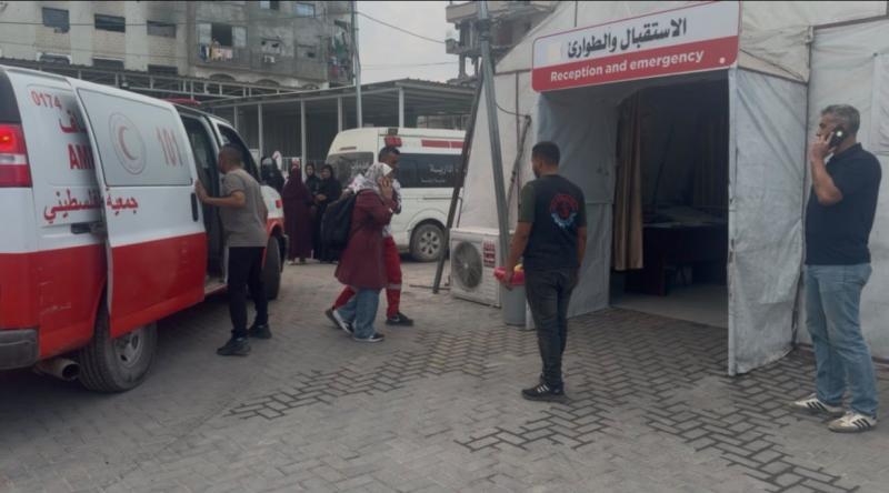 مصابون بعضهم بحالة خطرة في قصف الاحتلال تجمعا للمواطنين شمال غرب غزة وشارع الرشيد