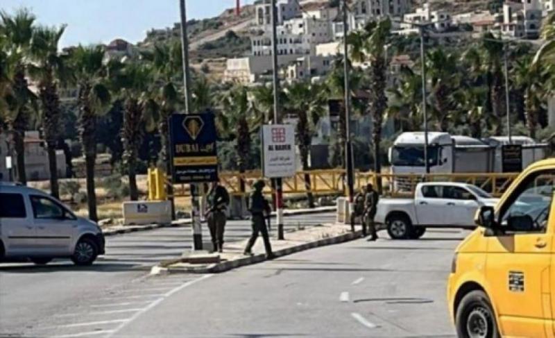 الاحتلال ينصب حاجزا عسكريا عند مدخل ترمسعيا
