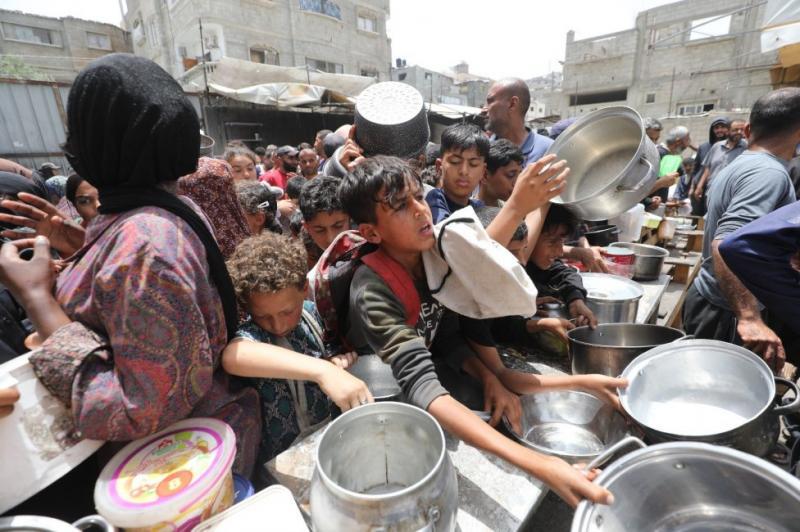 الشعبية تحذّر من توظيف الاحتلال سلاح التجويع واستغلال الانشغال الدولي لتصعيد الإبادة في غزة