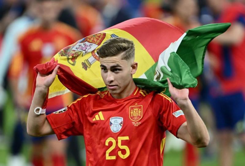 منتخب إسبانيا.. فيرمين لوبيز يعود بعد التألق مع برشلونة
