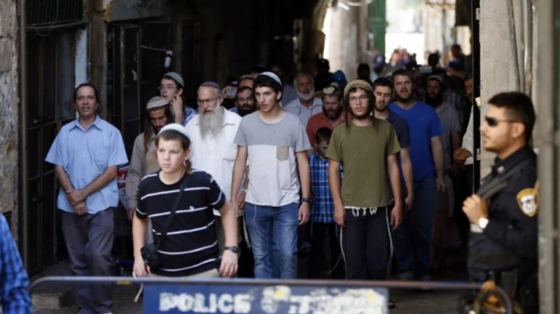 محافظة القدس: جماعات "الهيكل" تمهّد لتحويل باب الرحمة إلى نقطة صلاة يهودية على غرار حائط البراق